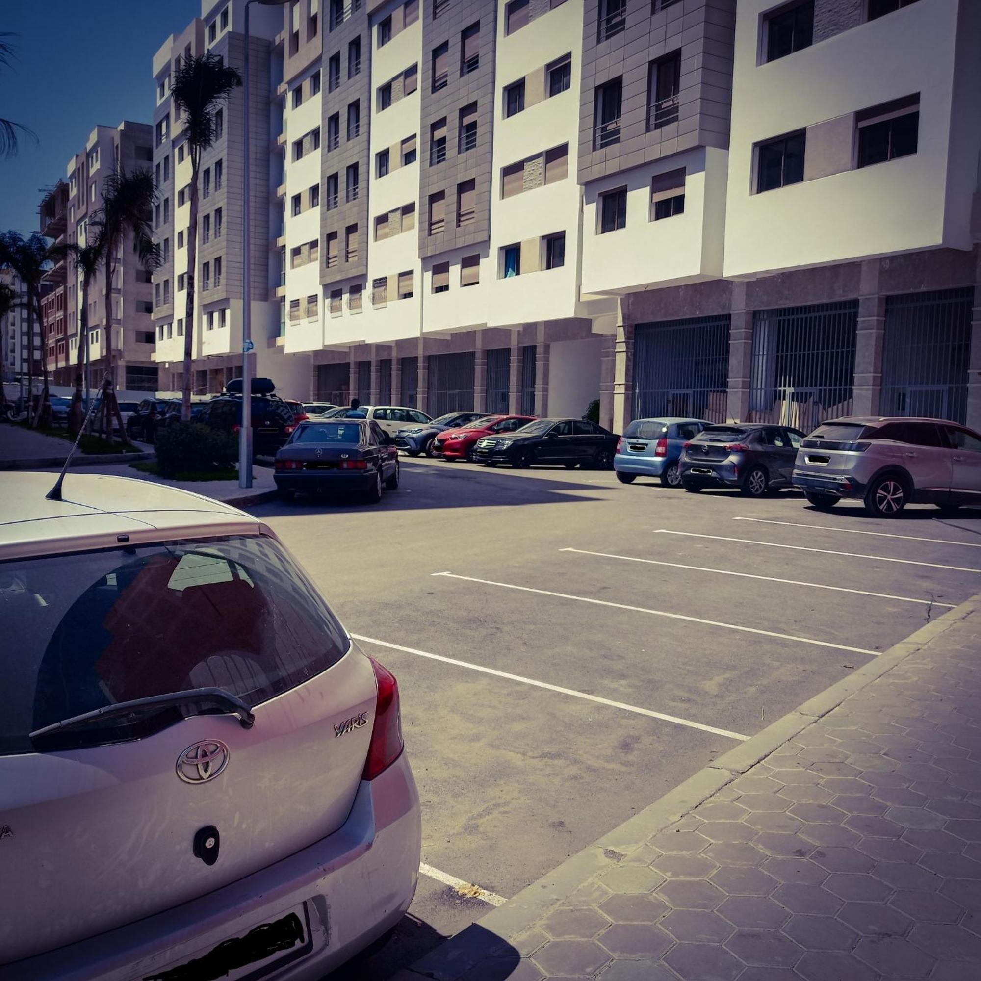 Super Apartement Totalement Neuf Et Climatise A Cote Du Centre Commercial Marjane M2 Tánger Exterior foto